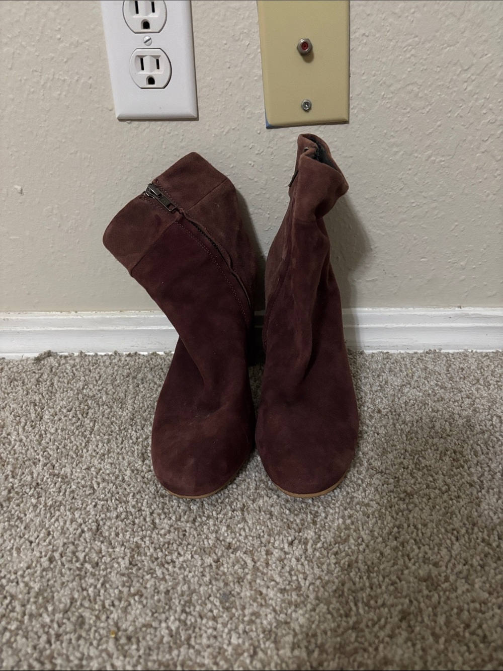 Women's Suede Ankle Boots - Burgundy